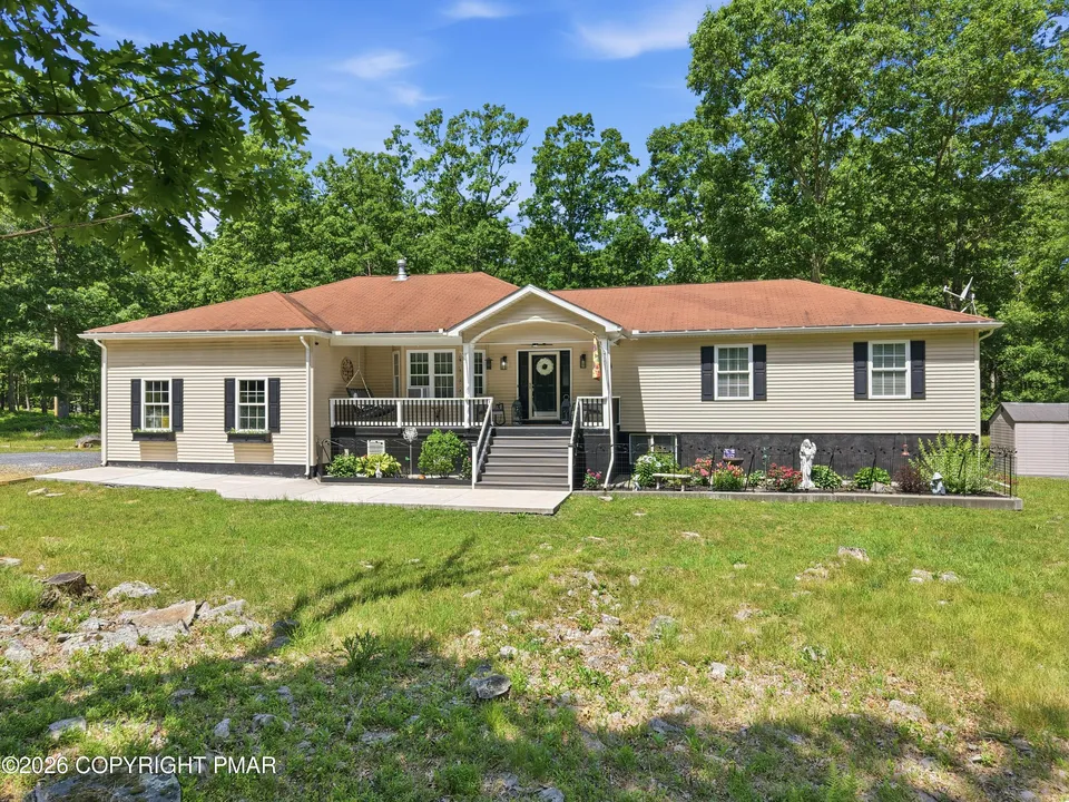 3172 Bluebird Dr – Bushkill, PA